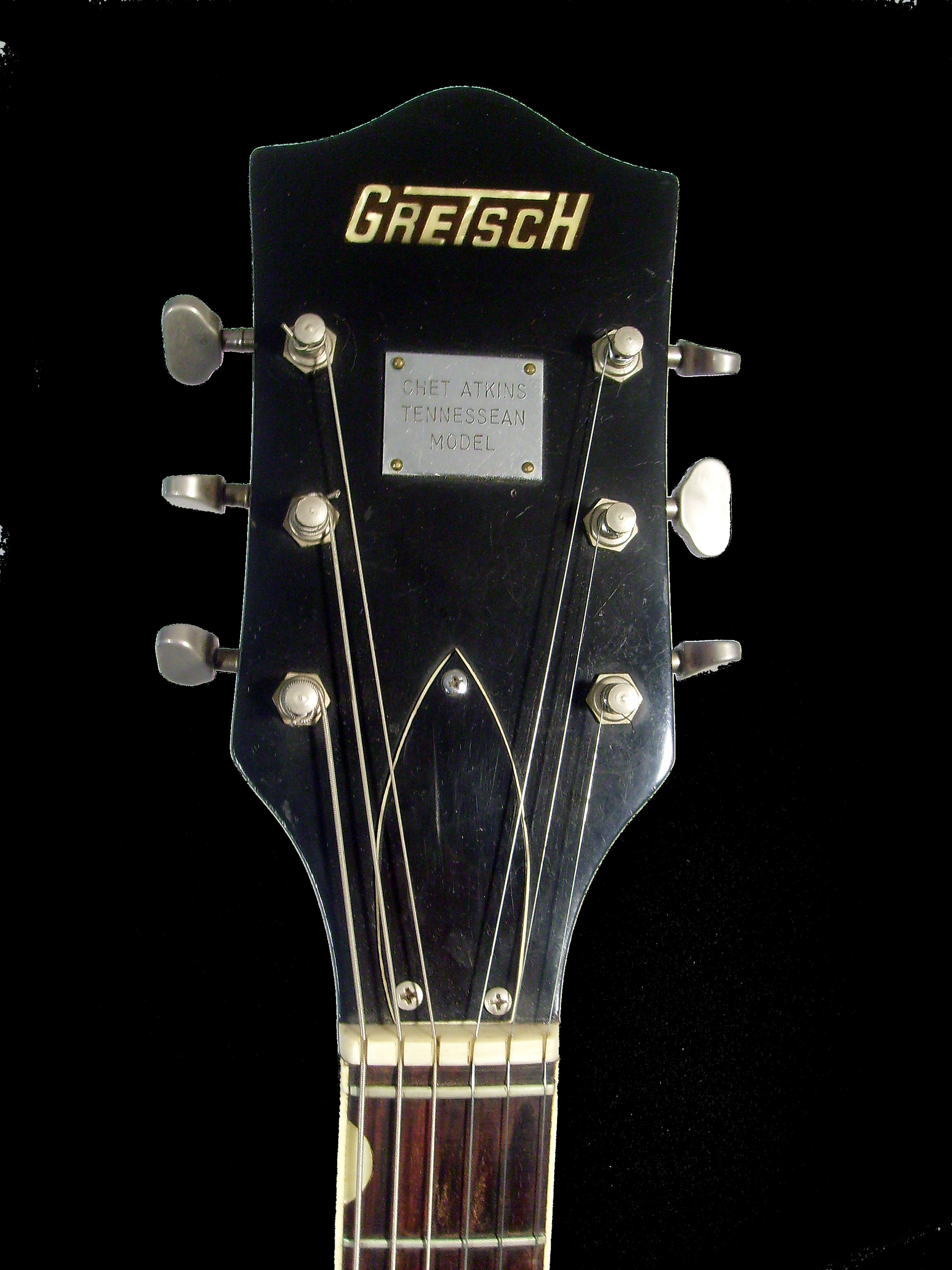 Gretsch_Tennesse_Rose_Modell_Chet_Atkins_1966_peghead front.jpg